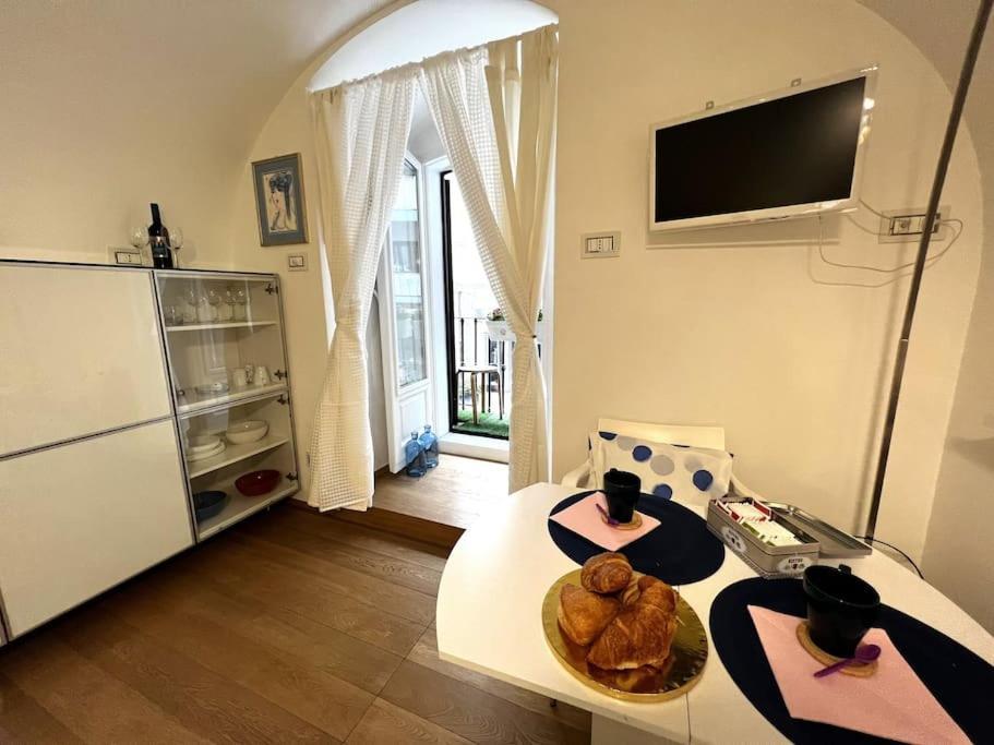 Tiny House In Centro Apartment Bari Exterior photo