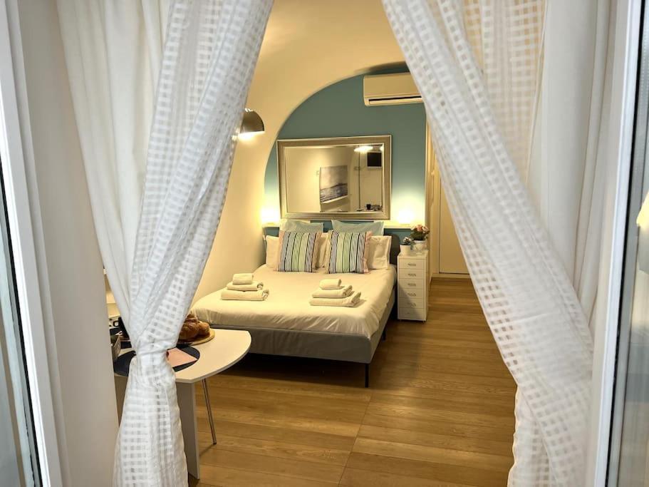 Tiny House In Centro Apartment Bari Exterior photo